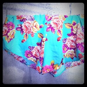 Floral polyester shorts